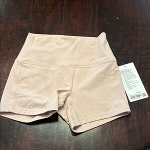 NWT Lululemon align short